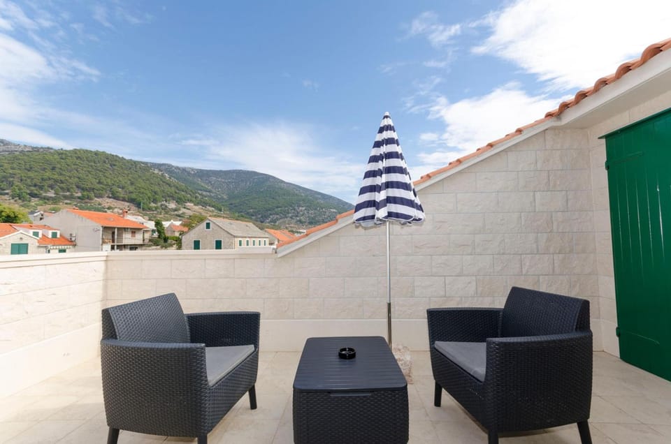 Apartment and Rooms Mate Hotel in Bol