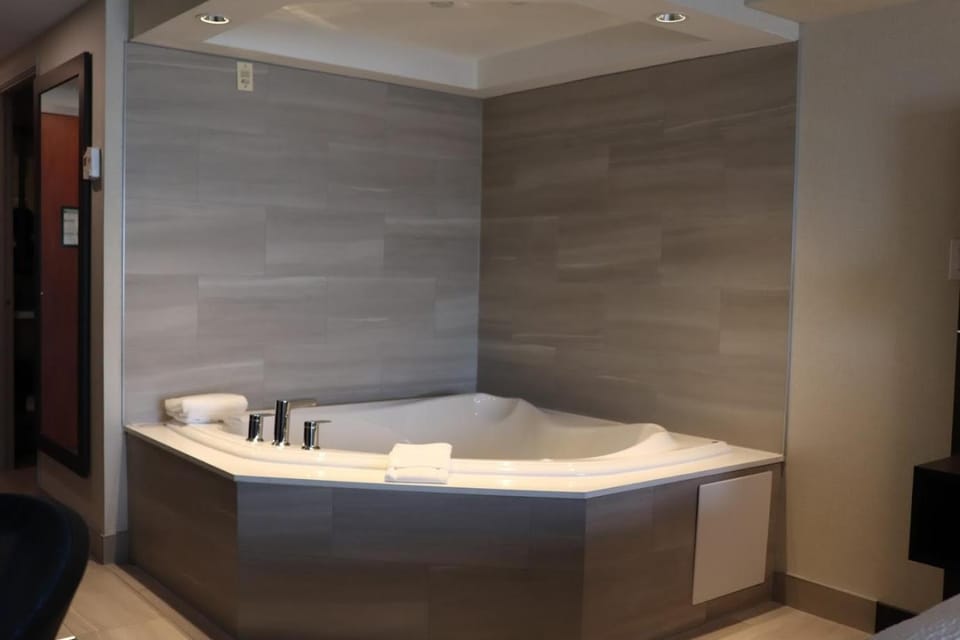 Holiday Inn Express Brampton By IHG Hotel in Brampton