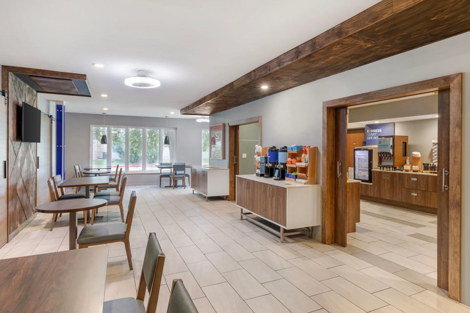 Holiday Inn Express Hotel and Suites Alice By IHG Hotel in Rio Grande