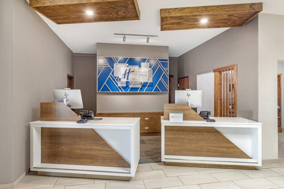 Holiday Inn Express Hotel and Suites Alice By IHG Hotel in Rio Grande