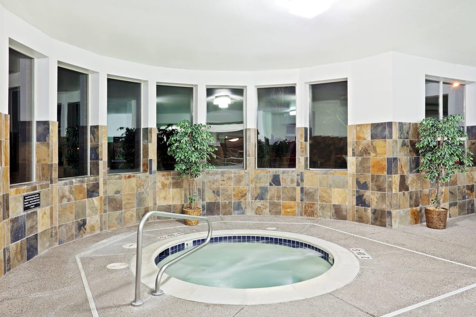 Holiday Inn Express & Suites Albany by IHG Hotel in Albany