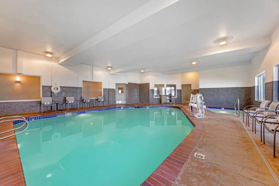 Holiday Inn Express Hotel & Suites Astoria By IHG Hotel in Astoria