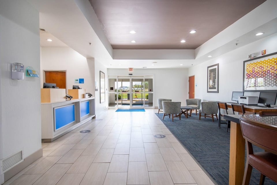 Holiday Inn Express Hotel & Suites Bedford By IHG Hotel in Indiana