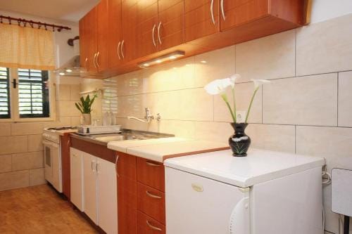 Apartments and rooms with parking space Trpanj, Peljesac - 250 Hotel in Dubrovnik-Neretva County