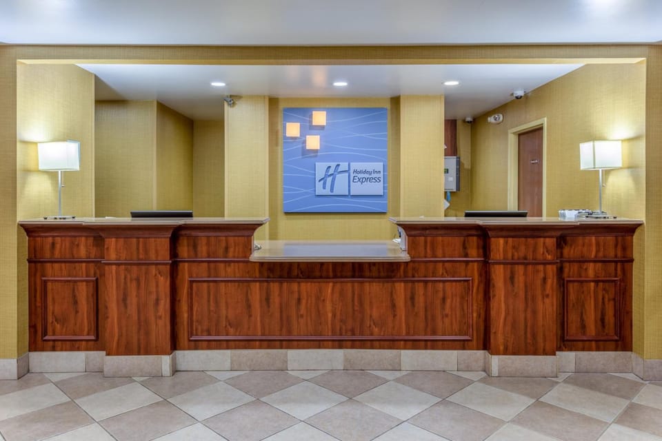 Holiday Inn Express & Suites Bowling Green by IHG Hotel in Ohio