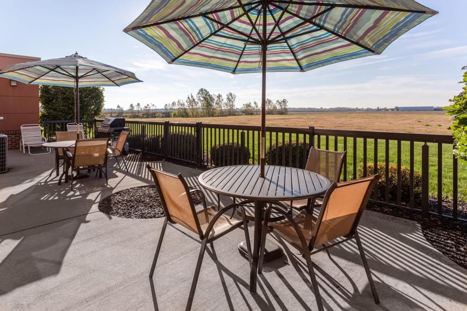 Holiday Inn Express & Suites Bowling Green by IHG Hotel in Ohio