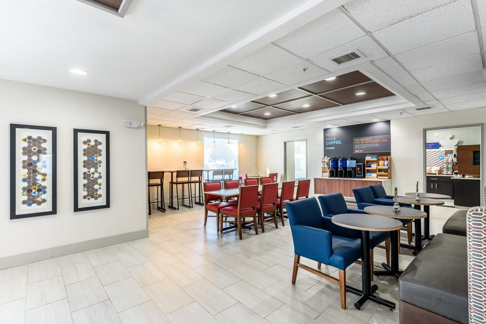 Holiday Inn Express Hotel and Suites Bastrop By IHG Hotel in Bastrop