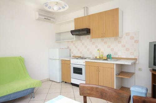 Apartments and rooms by the sea Tkon, Pasman - 8377 Hotel in Šibenik-Knin County, Croatia