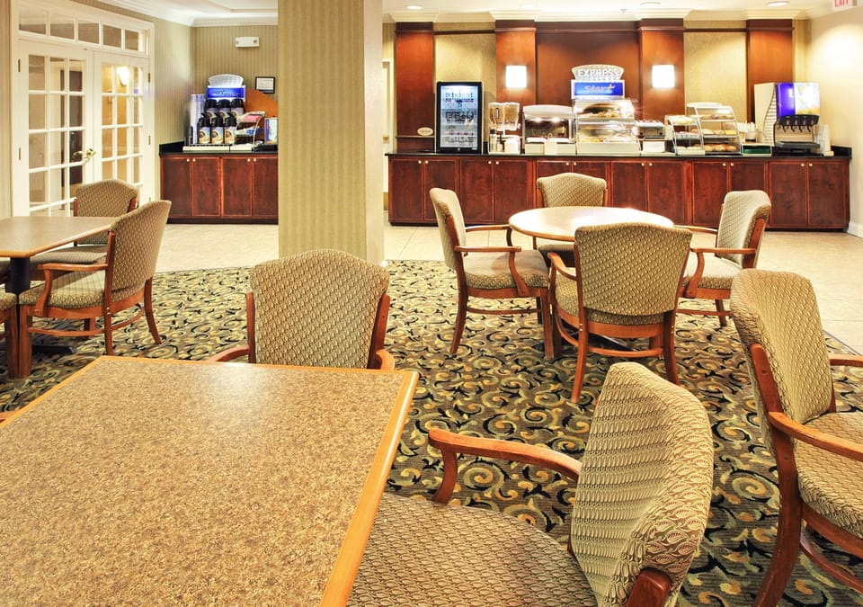 Holiday Inn Express Camden Hotel By IHG Hotel in Arkansas