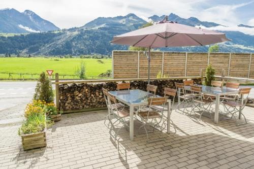 Praga Apartments & Restaurant Zell am See-Kaprun Hotel in Piesendorf
