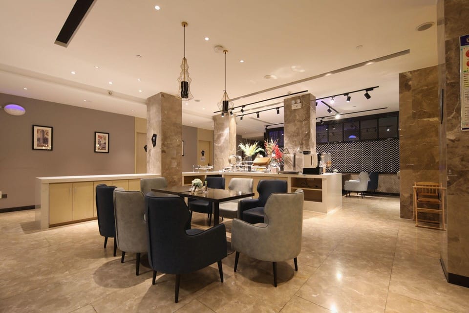 Echarm Hotel Wuhan Jianghan Road Walking Street Hotel in Wuhan