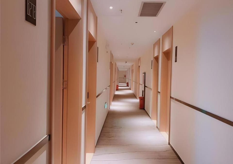 City Comfort Inn Shenzhen Exhibition Center North Huaqiang Metro Station Hotel in Shenzhen
