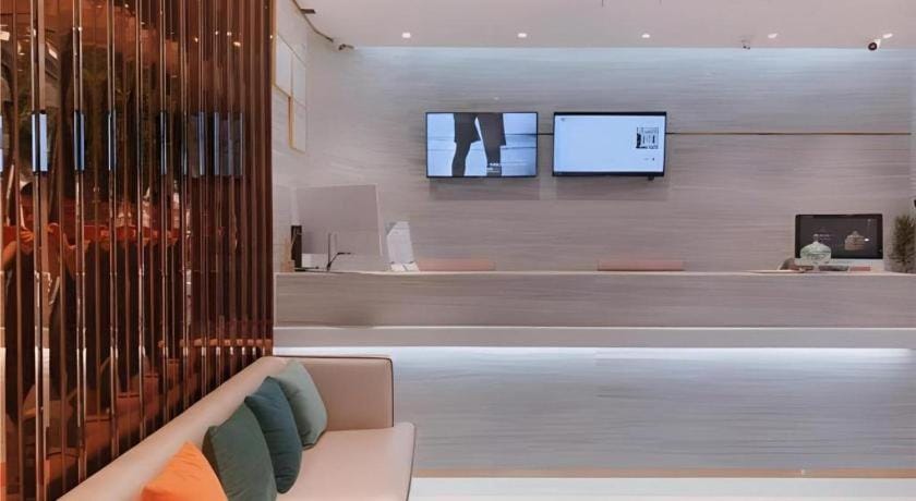 City Comfort Inn Shenzhen Exhibition Center North Huaqiang Metro Station Hotel in Shenzhen