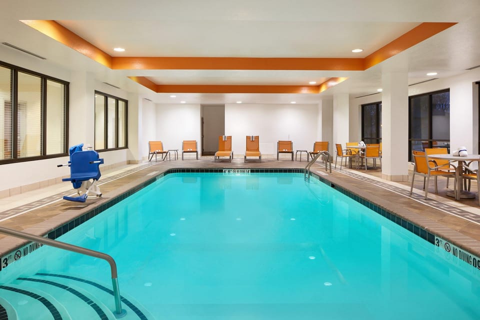 Holiday Inn Express Hotel & Suites Greenwood By IHG Hotel in Greenwood
