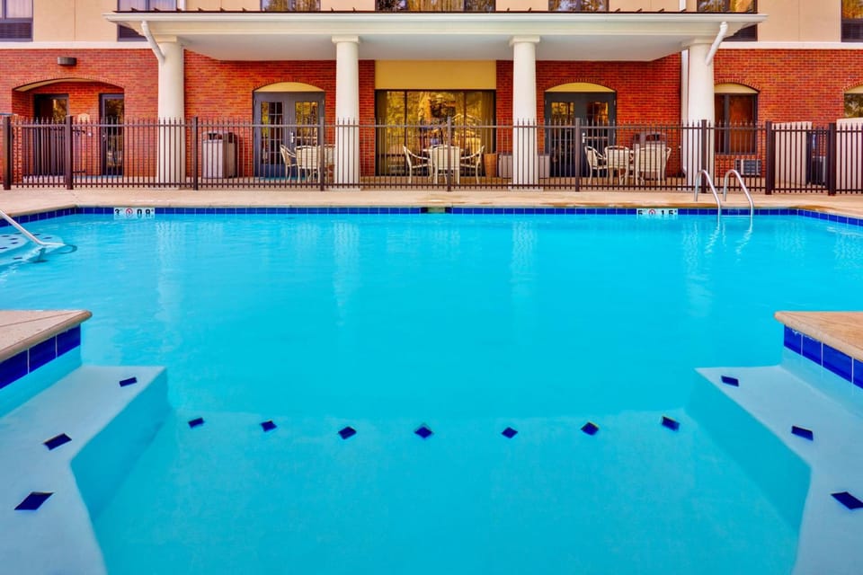 Holiday Inn Express Hotel & Suites Jackson - Flowood By IHG Hotel in Luckney