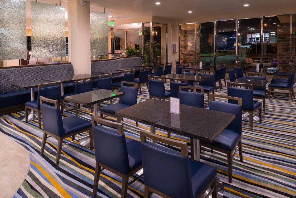 Holiday Inn Express Hotel & Suites Pasadena-Colorado Boulevard By IHG Hotel in Pasadena