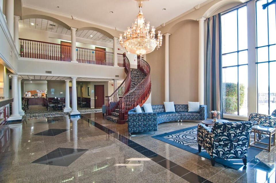Holiday Inn Express Hotel and Suites Lake Charles By IHG Hotel in Lake Charles