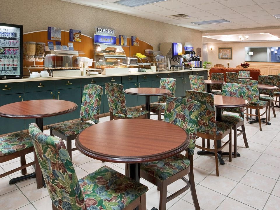 Holiday Inn Express Hotel And Suites Alliance By IHG Hotel in Ohio
