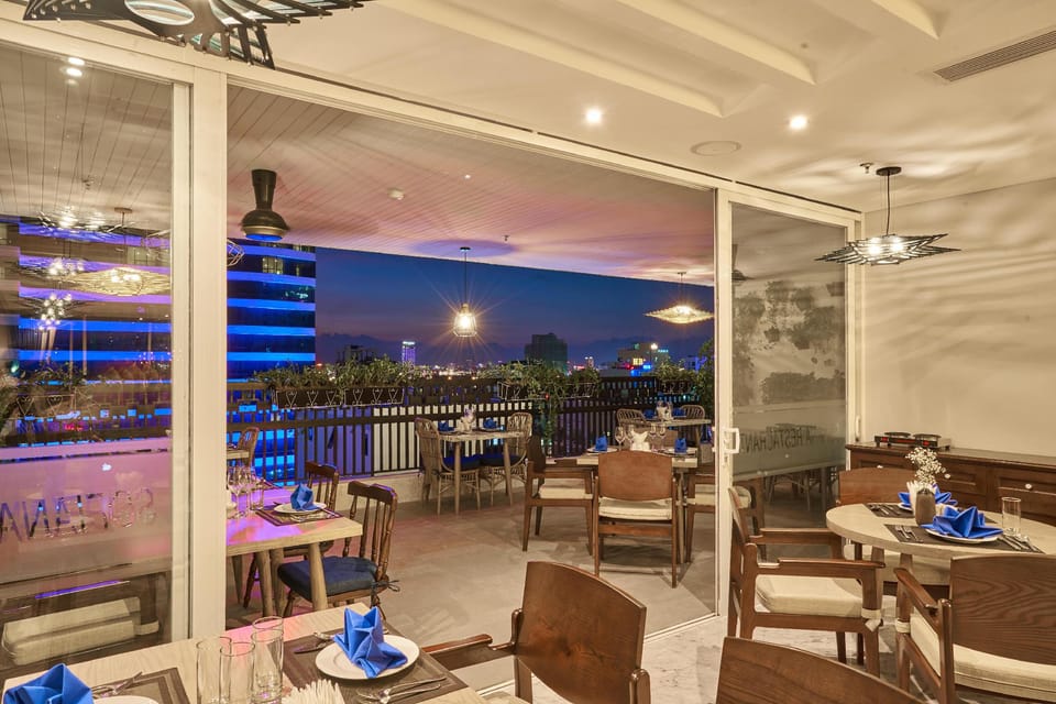 Sofiana My Khe Hotel & Spa - Rooftop Pool Bar - Free 01 Draught Beer and 20-minute Spa per Room Hotel in Da Nang