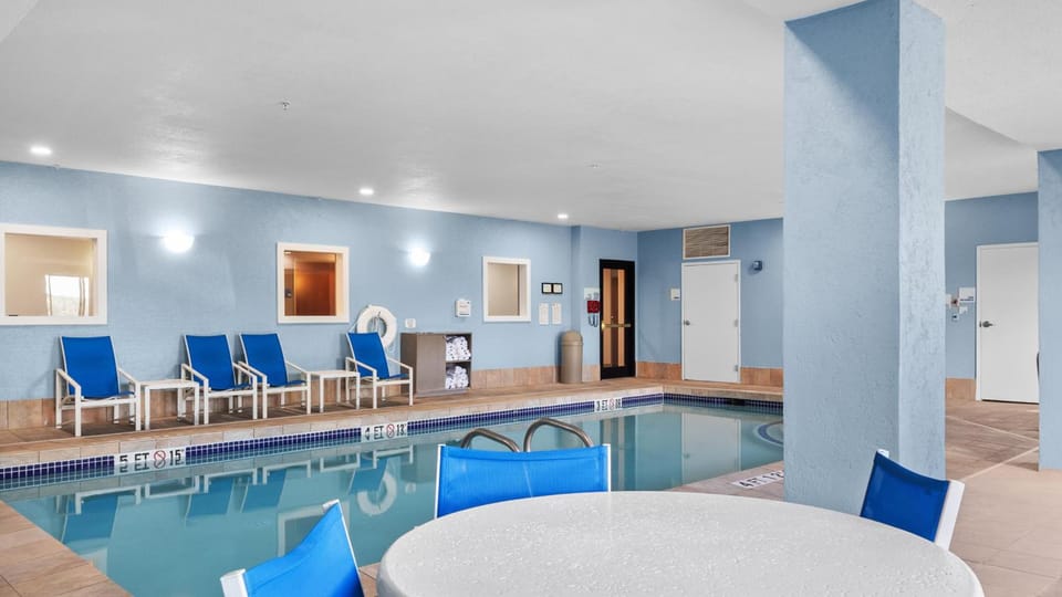 Holiday Inn Express Hotel & Suites Manchester - Airport By IHG Hotel in Manchester