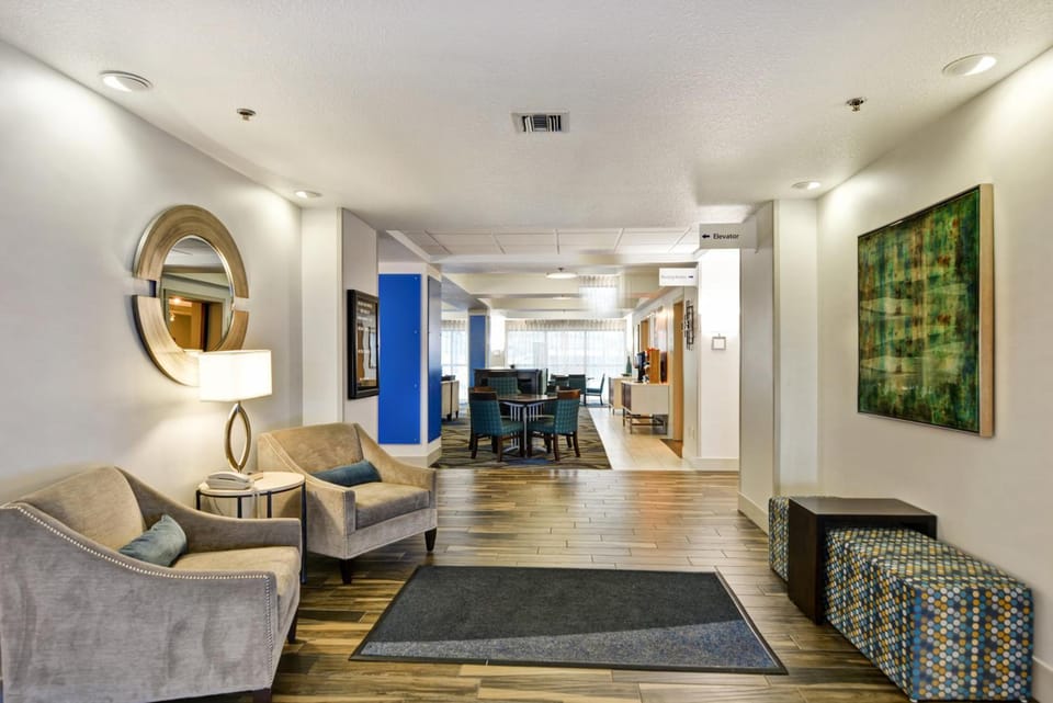 Holiday Inn Express Hotel & Suites Milwaukee-New Berlin By IHG Hotel in New Berlin