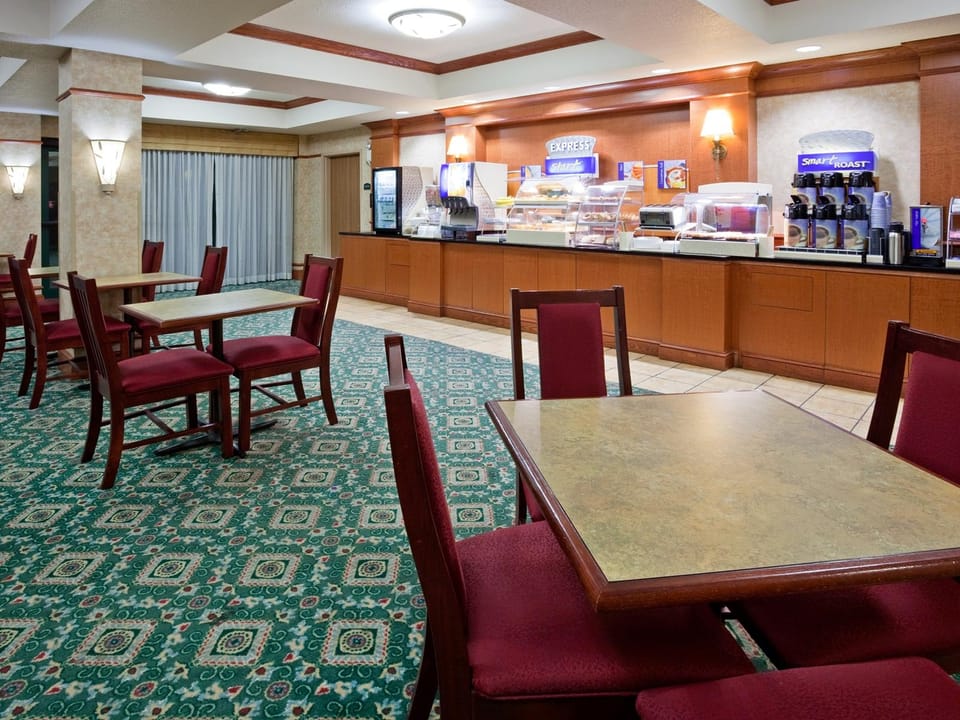 Holiday Inn Express Hotel & Suites Milwaukee-New Berlin By IHG Hotel in New Berlin