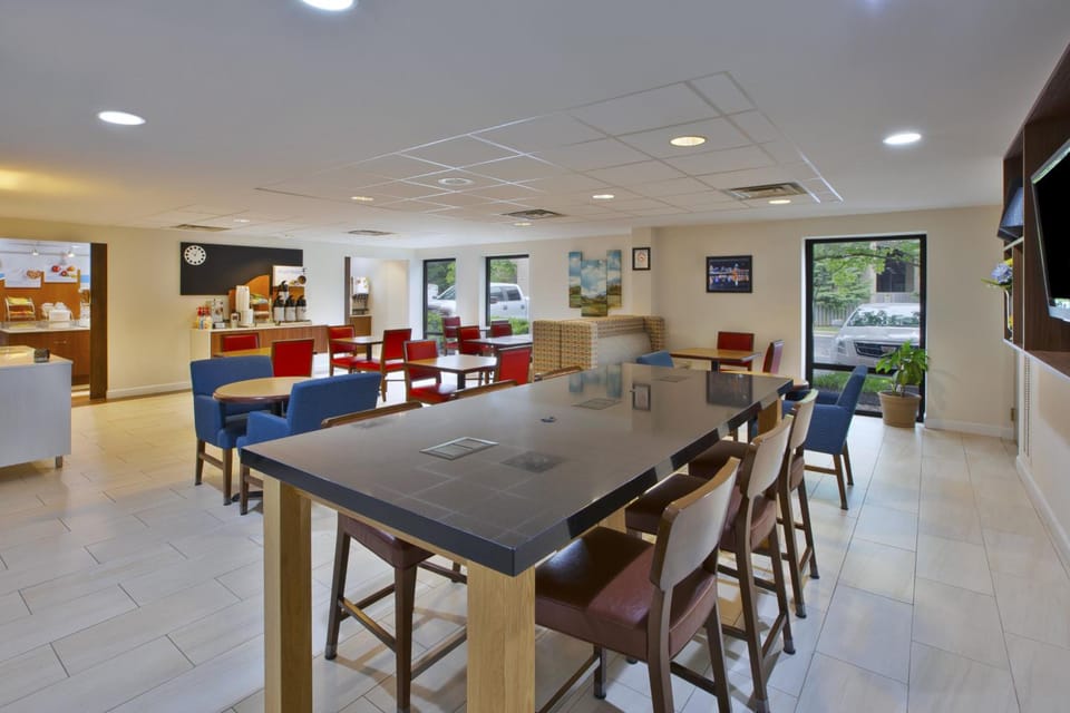 Holiday Inn Express Hotel & Suites Cincinnati Northeast-Milford By IHG Hotel in Ohio