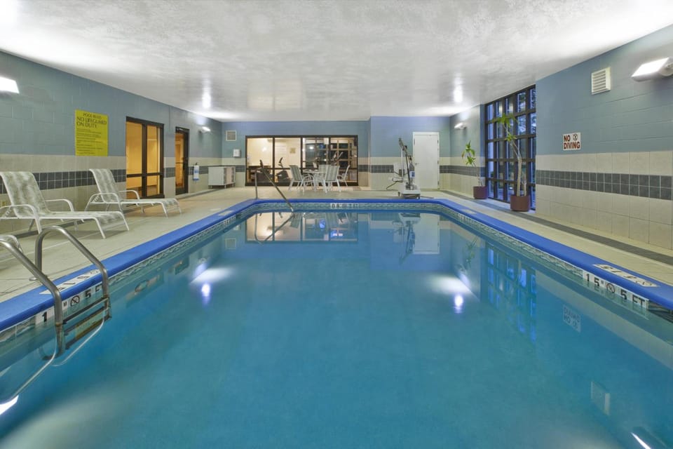 Holiday Inn Express Hotel & Suites Cincinnati Northeast-Milford By IHG Hotel in Ohio
