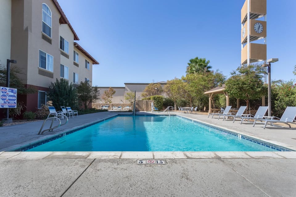 Holiday Inn Express Hotel & Suites Manteca By IHG Hotel in Manteca