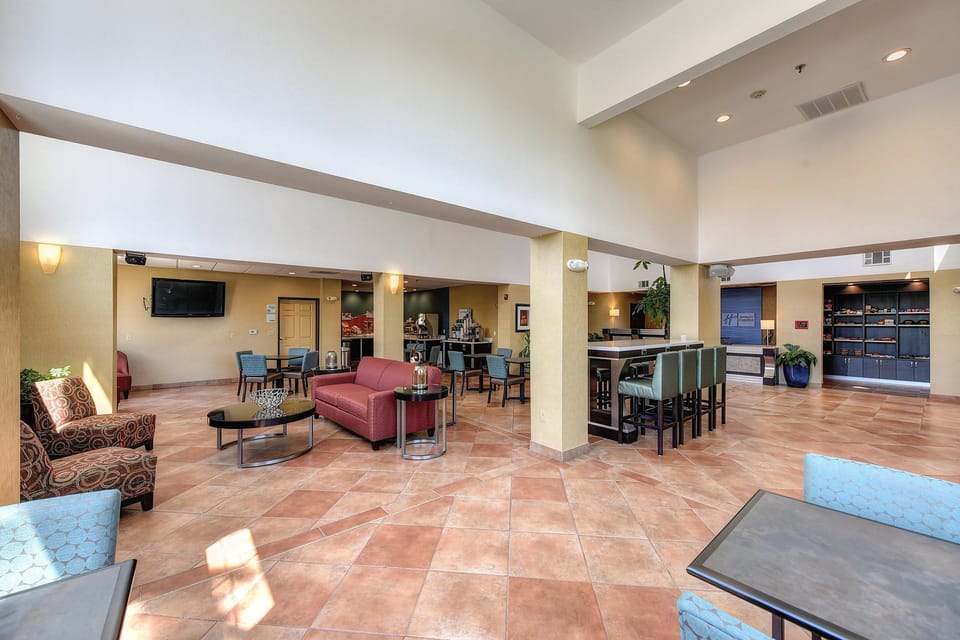 Holiday Inn Express Hotel & Suites Manteca By IHG Hotel in Manteca