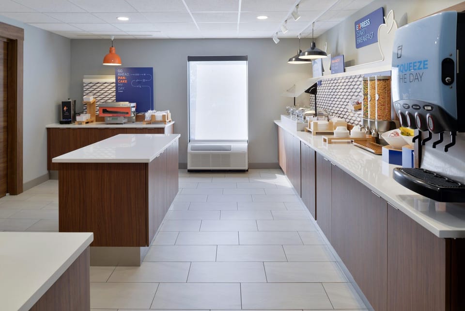 Holiday Inn Express Hotel and Suites Marysville By IHG Hotel in Ohio