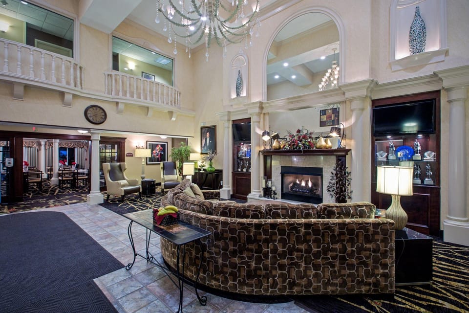 Holiday Inn Express Hotel & Suites Youngstown North-Warren/Niles By IHG Hotel in Ohio