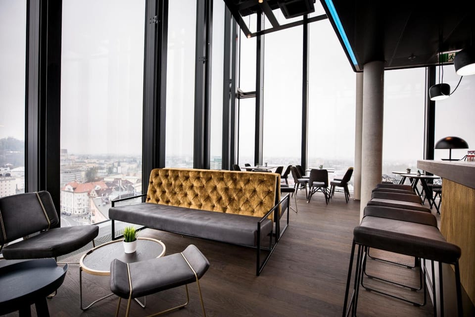 Bar/lounge