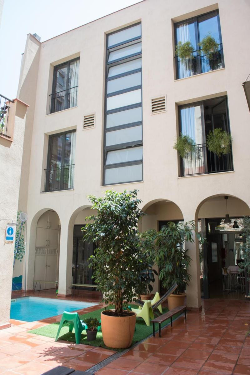 Ten To Go Hostel Hostel in L'Hospitalet de Llobregat