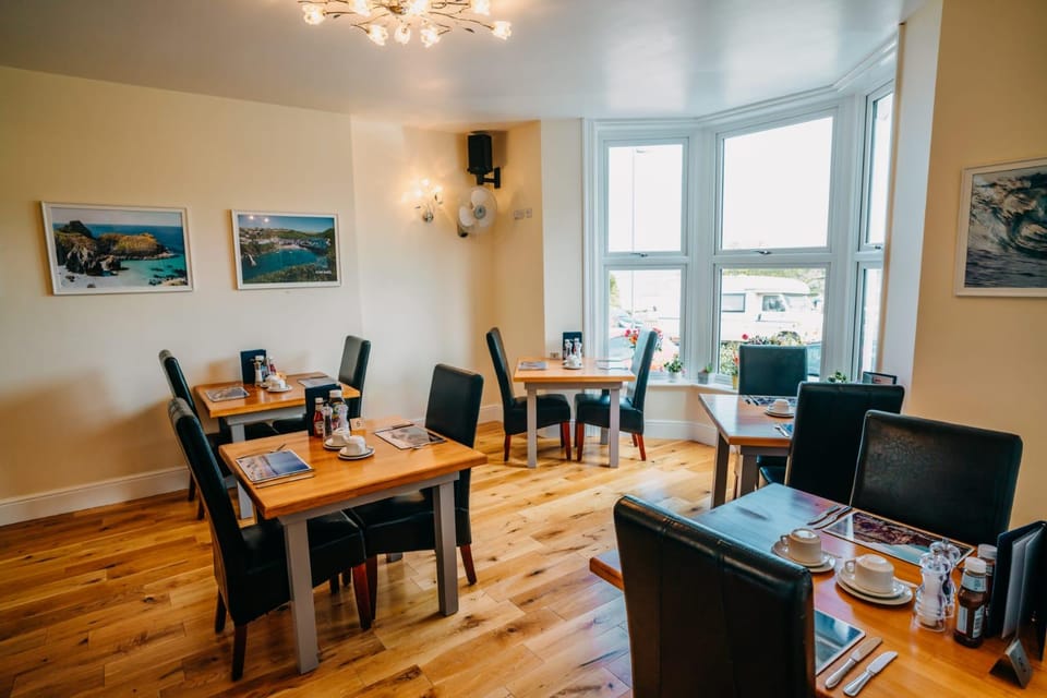 OYO Minerva Guesthouse Hotel in Newquay