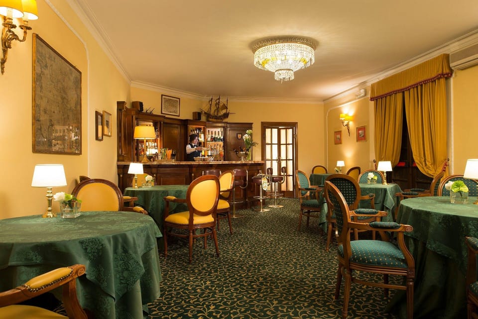 Bar/lounge