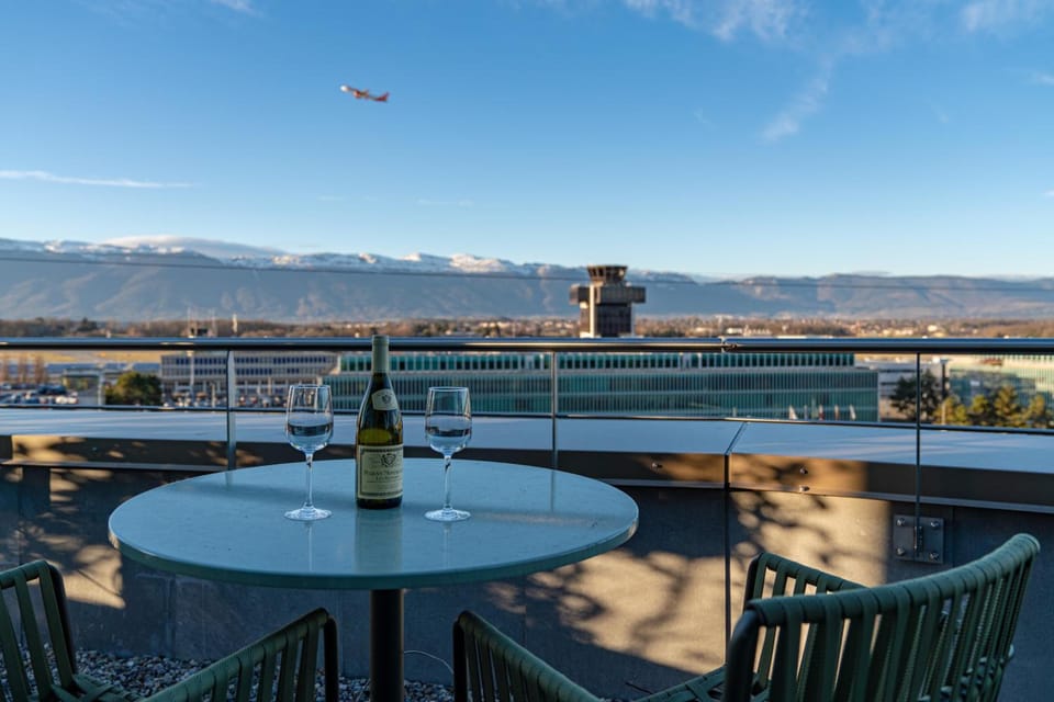 Nash Suites Hotel Hotel in Canton of Geneva