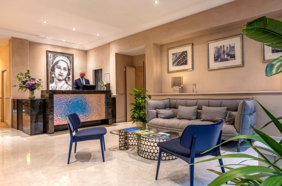Warwick Reine Astrid - Lyon Apartment hotel in Lyon
