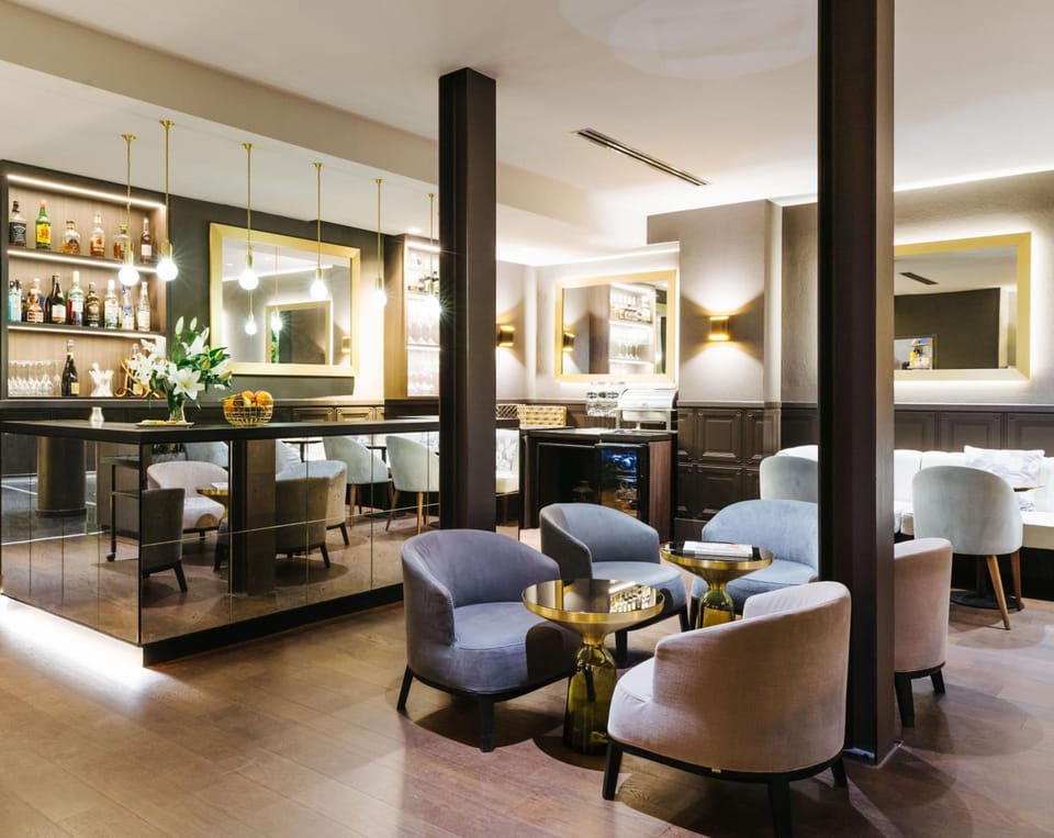 Bar/lounge