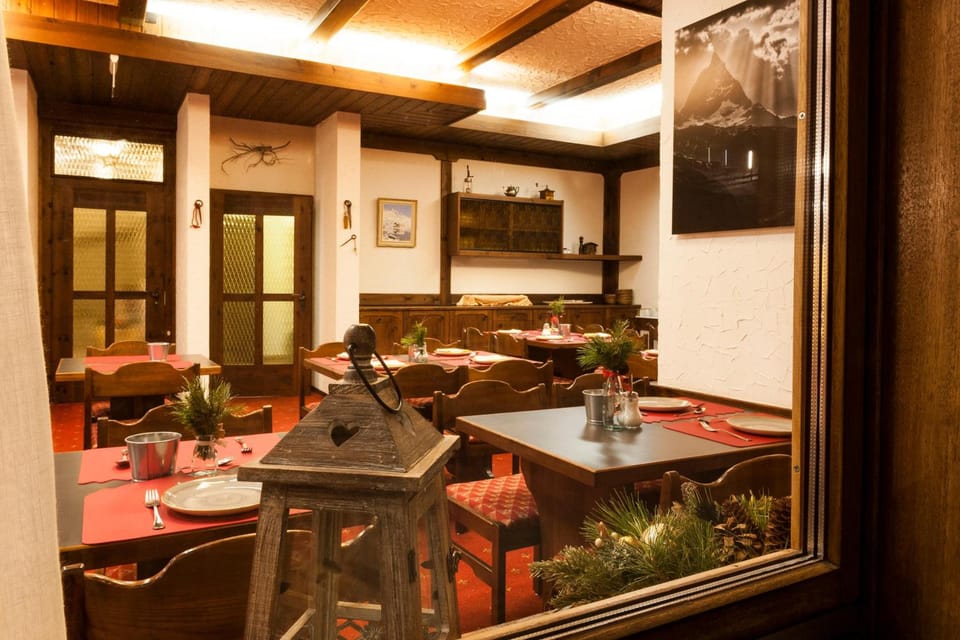 BaseCamp Hotel Hotel in Zermatt