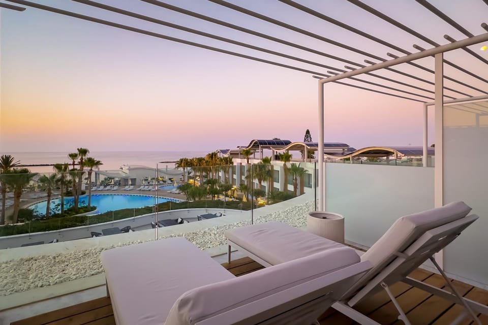 Radisson Beach Resort Larnaca Hotel in Oroklini