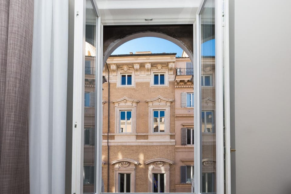 Amazing Piazza Venezia Suites Hotel in Rome