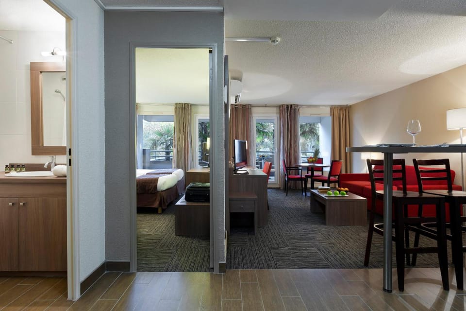 Residence la Reserve Geneve Ferney Voltaire Apartment hotel in Canton of Geneva