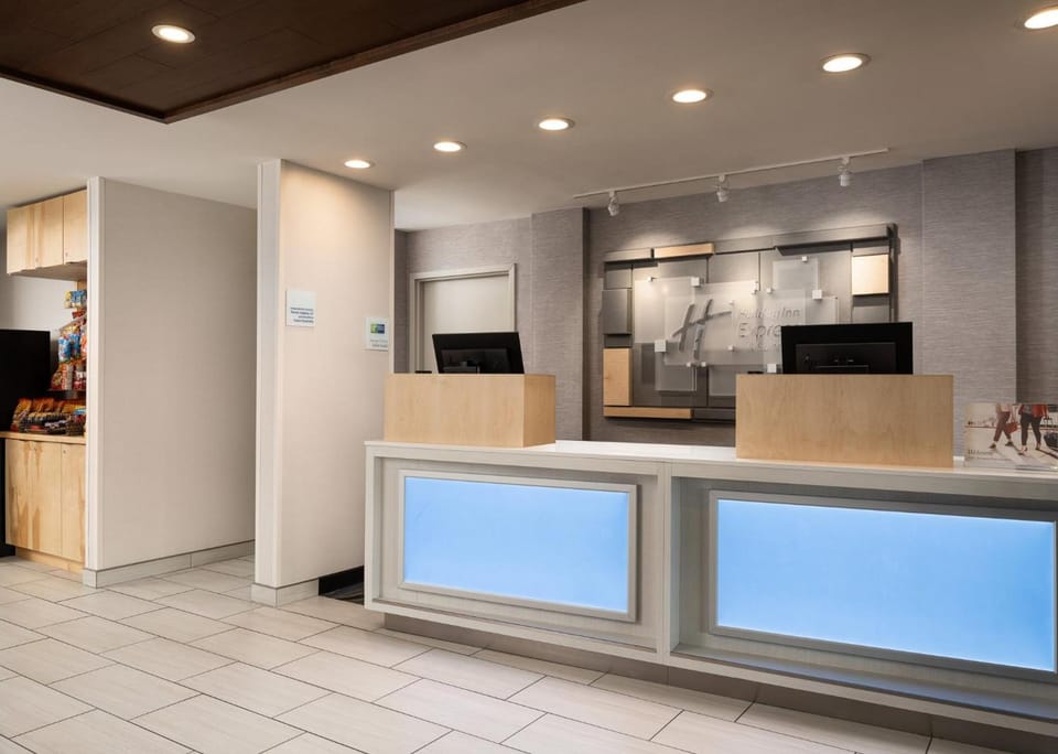 Holiday Inn Express Hotel & Suites Olive Branch By IHG Hotel in Olive Branch