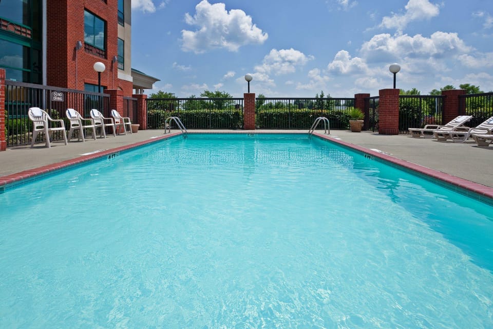 Holiday Inn Express Hotel & Suites Olive Branch By IHG Hotel in Olive Branch