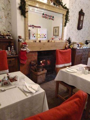 Llanwrtyd Hall B&B Angelis Holistic Retreat Hotel in Treflys
