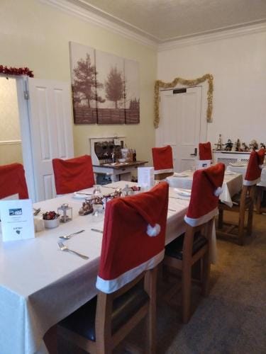 Llanwrtyd Hall B&B Angelis Holistic Retreat Hotel in Treflys