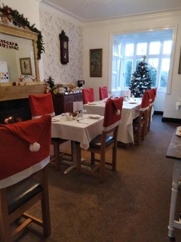 Llanwrtyd Hall B&B Angelis Holistic Retreat Hotel in Treflys