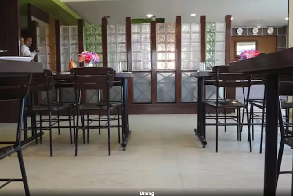 Hotel Airport Plaza Hotel in Ahmedabad