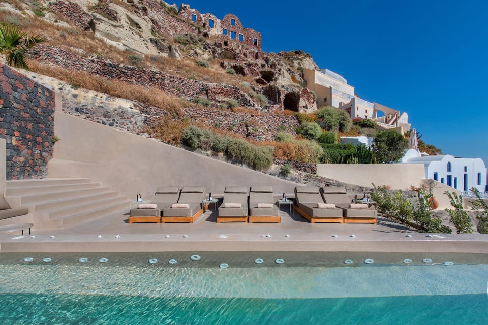 Old Castle Oia Hotel in Oia